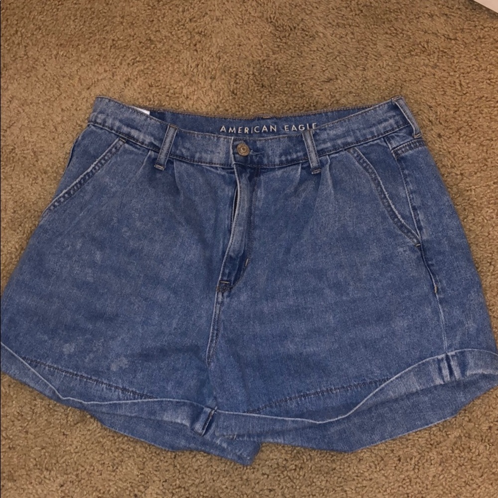 AE Mom Shorts